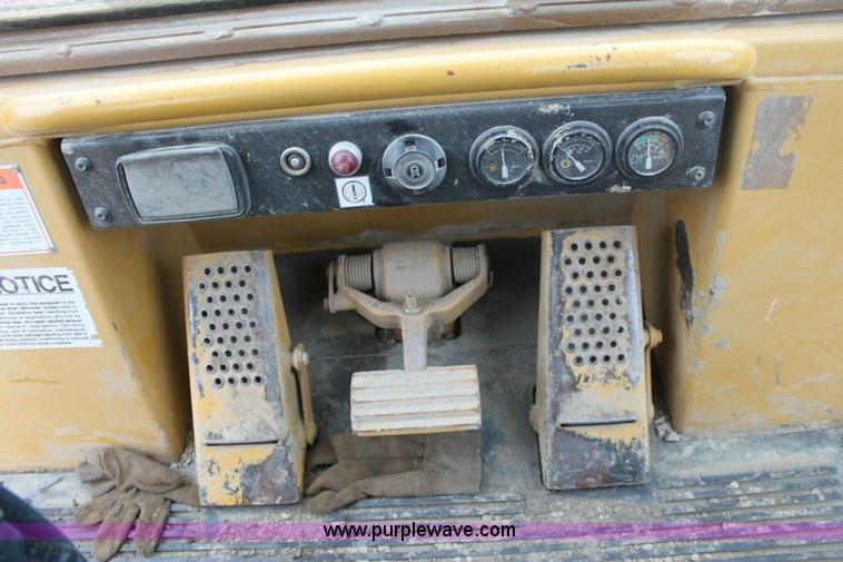 image for item 6364 1998 Caterpillar 963B track loader