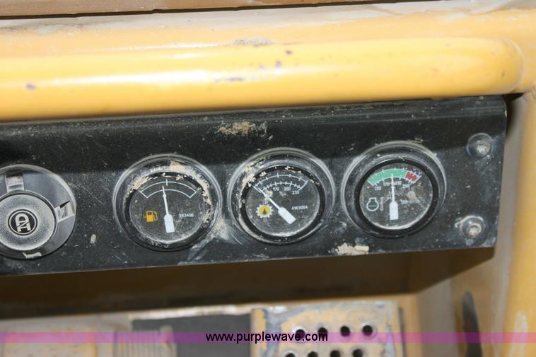 image for item 6364 1998 Caterpillar 963B track loader