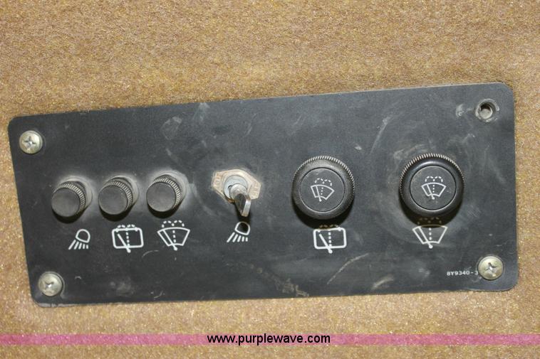 image for item 6364 1998 Caterpillar 963B track loader