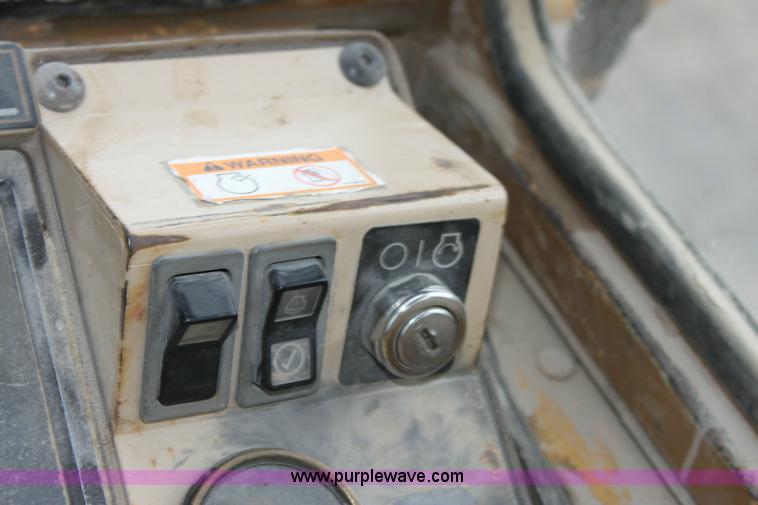 image for item 6364 1998 Caterpillar 963B track loader