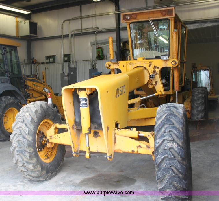 image for item 6440 1970 John Deere 570A motor grader