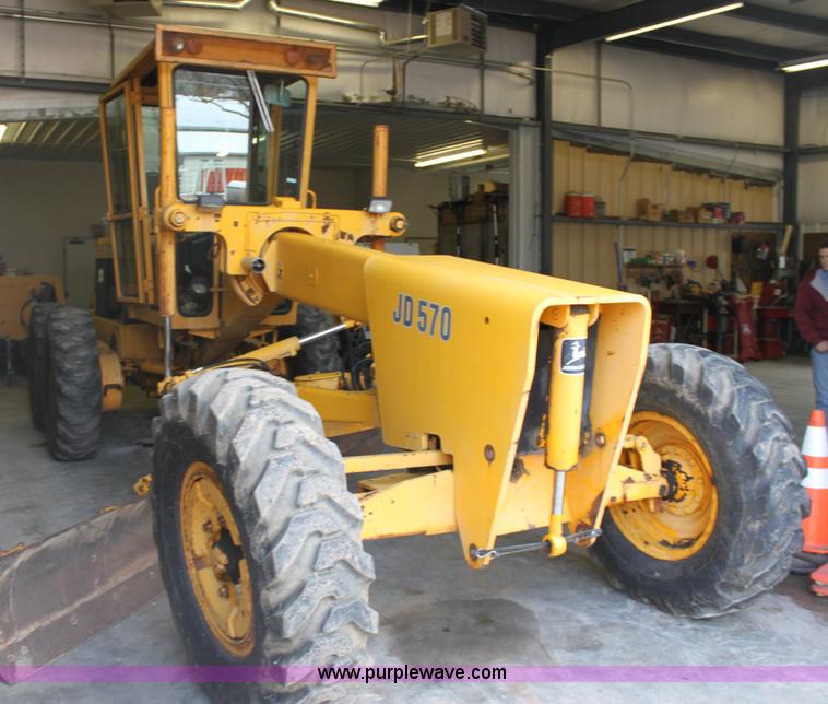 image for item 6440 1970 John Deere 570A motor grader