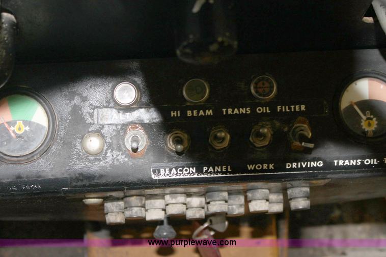 image for item 6440 1970 John Deere 570A motor grader