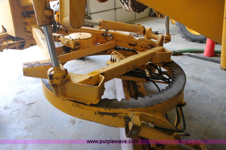 image for item 6440 1970 John Deere 570A motor grader