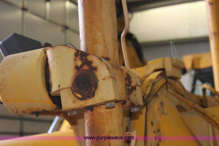 image for item 6440 1970 John Deere 570A motor grader