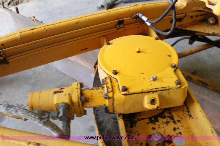 image for item 6440 1970 John Deere 570A motor grader