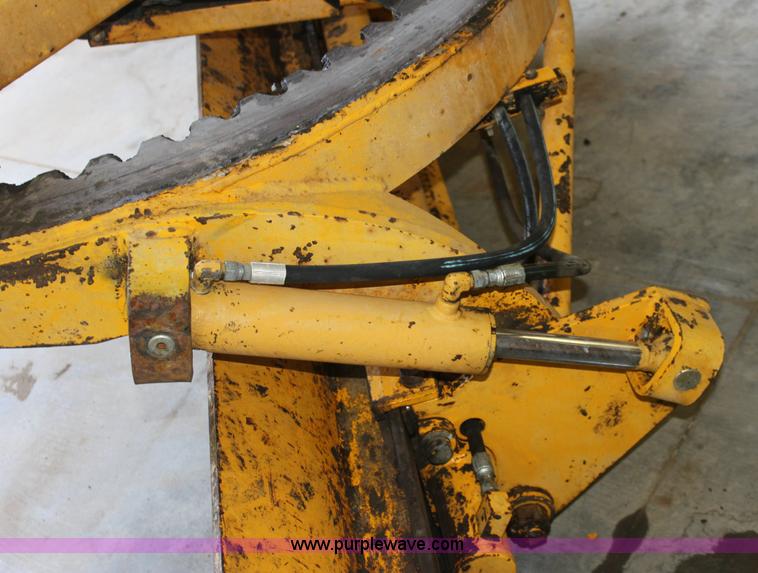 image for item 6440 1970 John Deere 570A motor grader