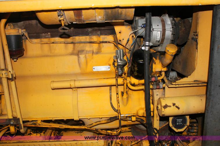 image for item 6440 1970 John Deere 570A motor grader