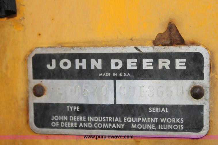 image for item 6440 1970 John Deere 570A motor grader