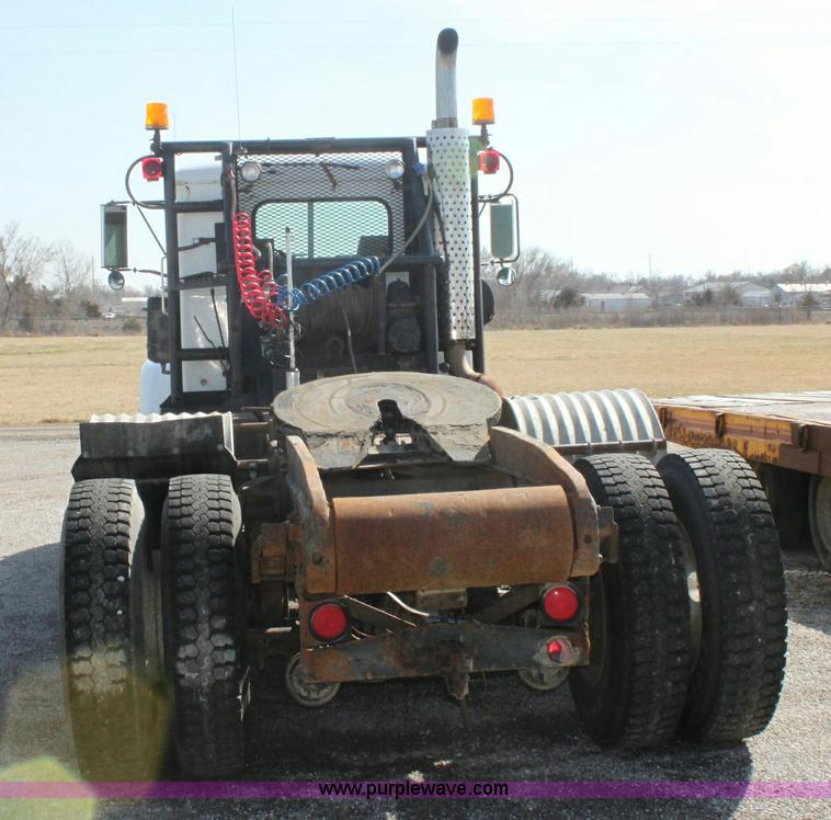 image for item 6530 1977 White RBM64T-06 Roadboss semi truck