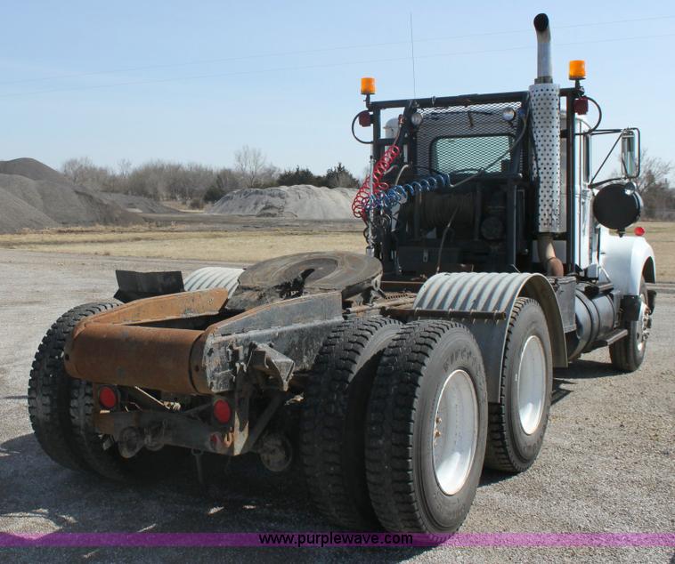 image for item 6530 1977 White RBM64T-06 Roadboss semi truck