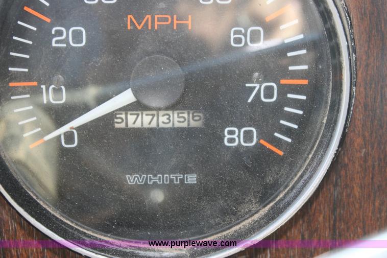 image for item 6530 1977 White RBM64T-06 Roadboss semi truck