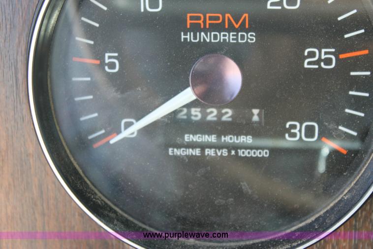 image for item 6530 1977 White RBM64T-06 Roadboss semi truck