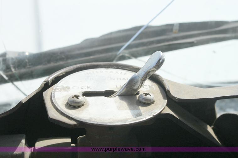 image for item 6530 1977 White RBM64T-06 Roadboss semi truck