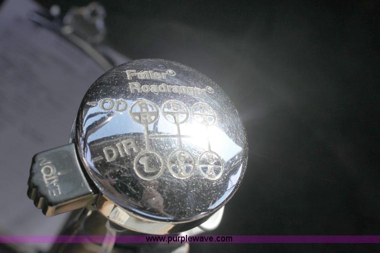 image for item 6530 1977 White RBM64T-06 Roadboss semi truck