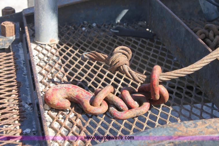 image for item 6530 1977 White RBM64T-06 Roadboss semi truck