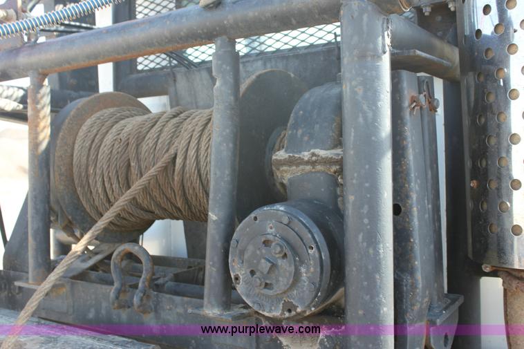 image for item 6530 1977 White RBM64T-06 Roadboss semi truck