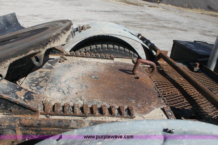 image for item 6530 1977 White RBM64T-06 Roadboss semi truck