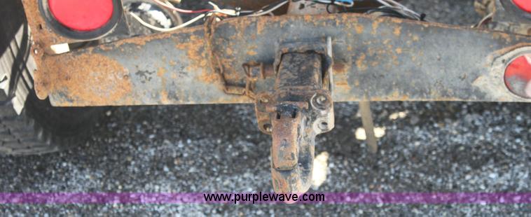 image for item 6530 1977 White RBM64T-06 Roadboss semi truck