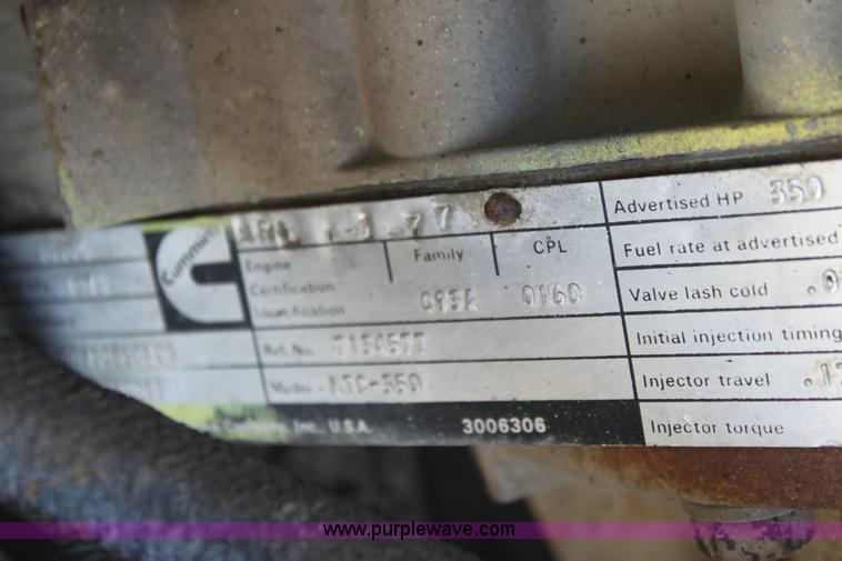 image for item 6530 1977 White RBM64T-06 Roadboss semi truck