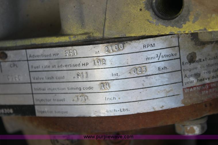 image for item 6530 1977 White RBM64T-06 Roadboss semi truck