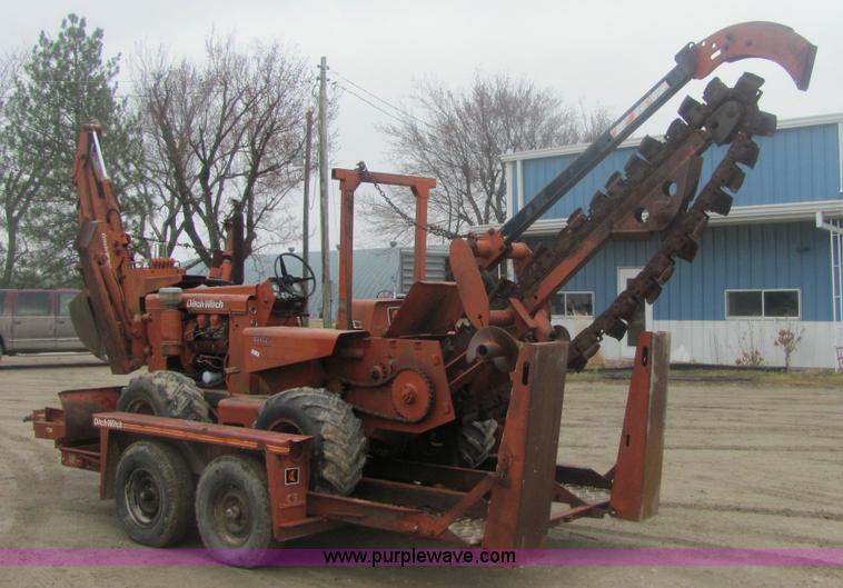 image for item 6954 Ditch Witch R65 trencher