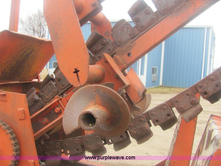 image for item 6954 Ditch Witch R65 trencher