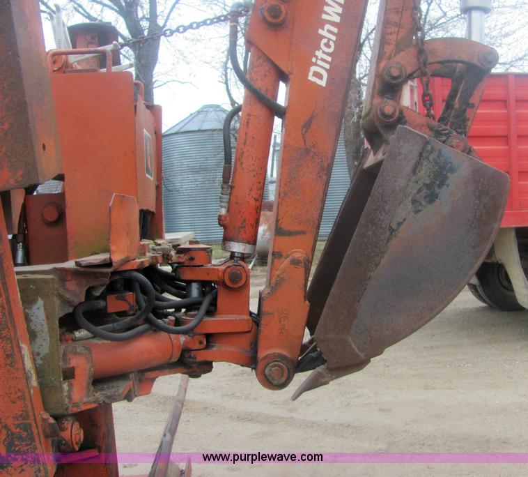 image for item 6954 Ditch Witch R65 trencher