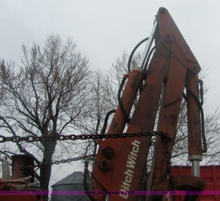 image for item 6954 Ditch Witch R65 trencher