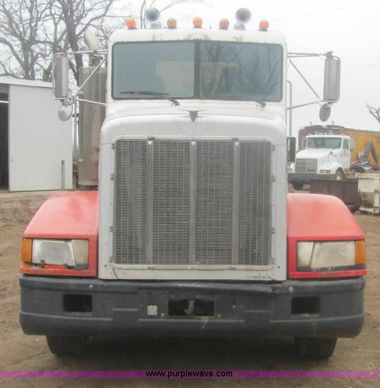 image for item 6965 1988 Peterbilt 377 cab and chassis
