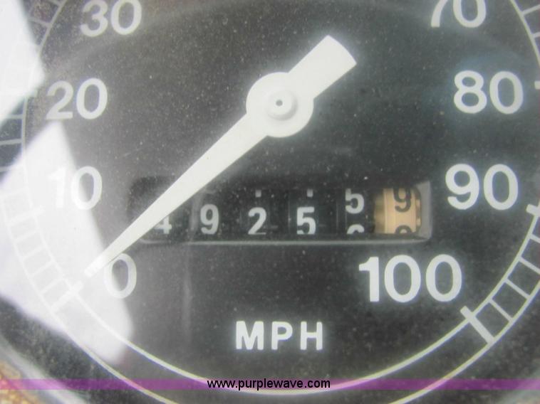 image for item 6967 1973 Ford LT800 cab and chassis