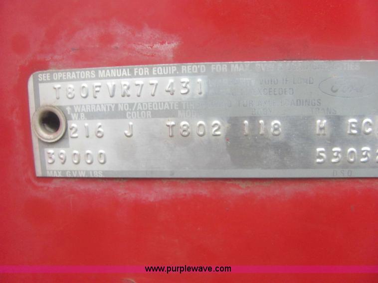 image for item 6967 1973 Ford LT800 cab and chassis