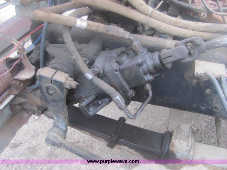 image for item 6967 1973 Ford LT800 cab and chassis