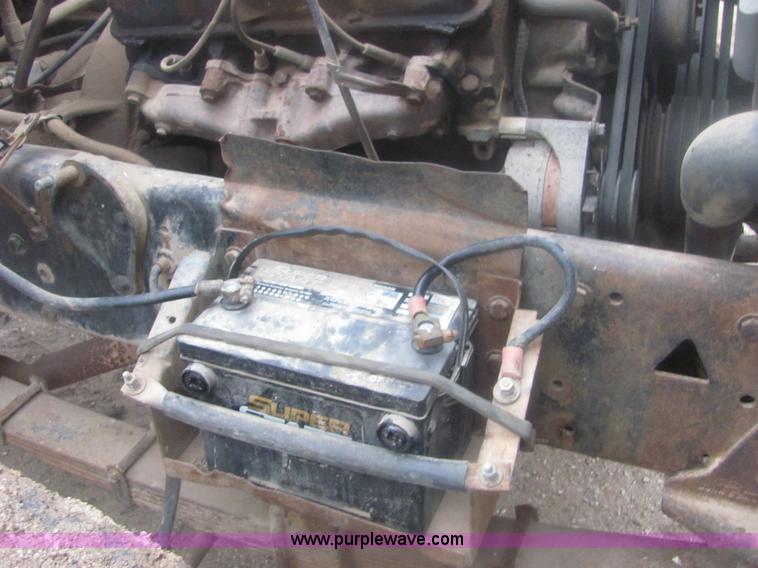 image for item 6967 1973 Ford LT800 cab and chassis