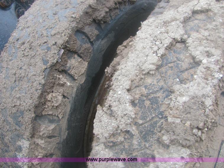 image for item 6967 1973 Ford LT800 cab and chassis