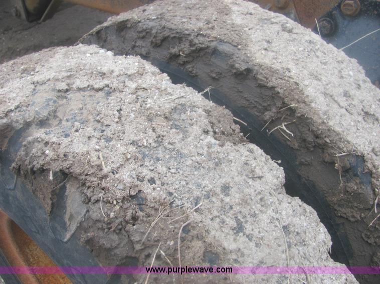 image for item 6967 1973 Ford LT800 cab and chassis