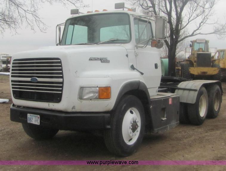 image for item 6969 1994 Ford LTA9000 Aero Max 106 semi truck