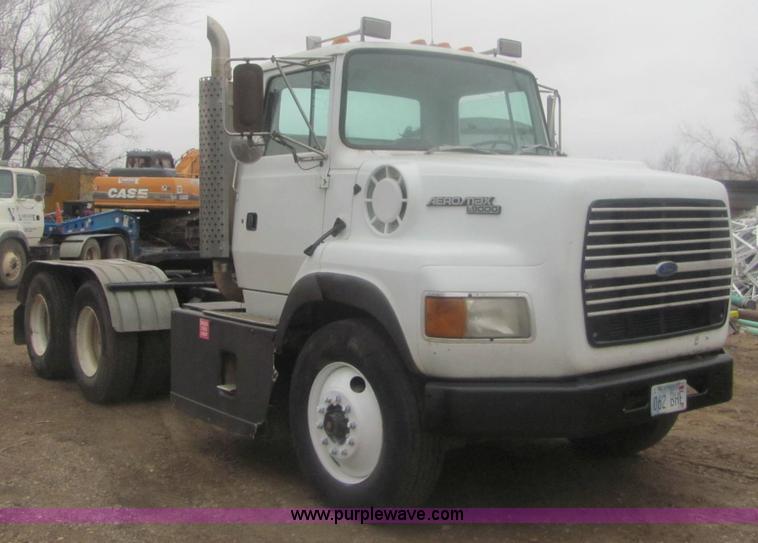 image for item 6969 1994 Ford LTA9000 Aero Max 106 semi truck