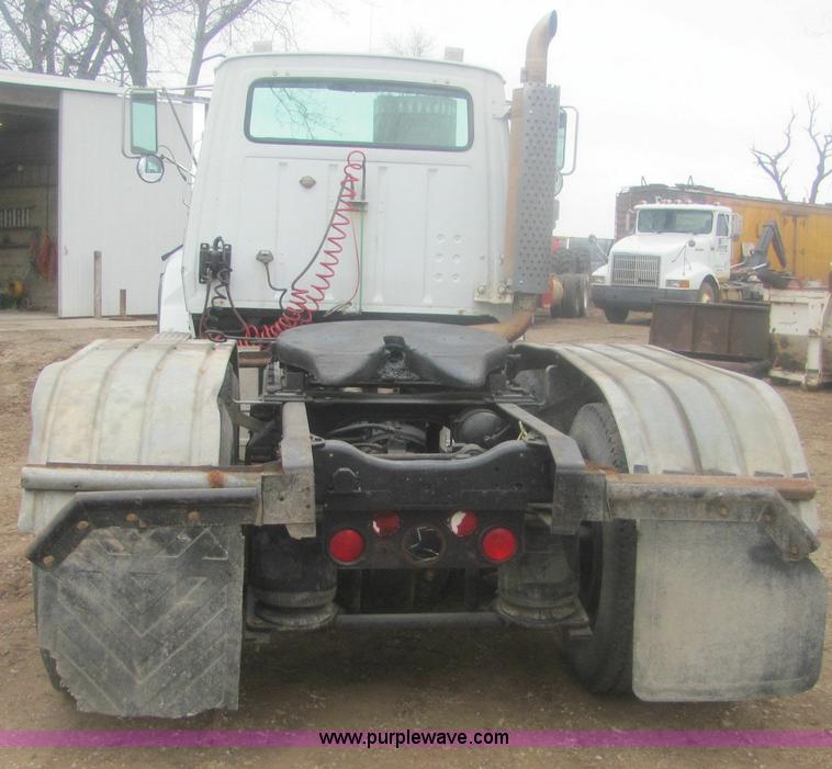 image for item 6969 1994 Ford LTA9000 Aero Max 106 semi truck