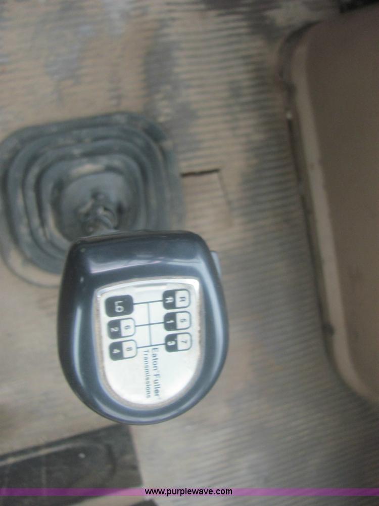 image for item 6969 1994 Ford LTA9000 Aero Max 106 semi truck