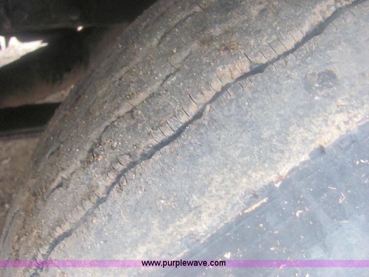 image for item 6969 1994 Ford LTA9000 Aero Max 106 semi truck