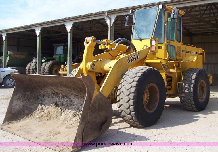 image for item 7464 1990 John Deere 624E wheel loader