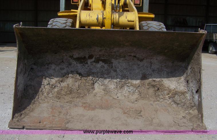 image for item 7464 1990 John Deere 624E wheel loader