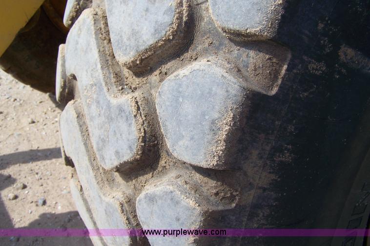 image for item 7464 1990 John Deere 624E wheel loader