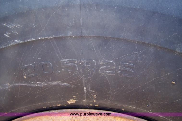 image for item 7464 1990 John Deere 624E wheel loader