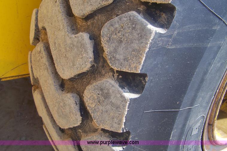 image for item 7464 1990 John Deere 624E wheel loader