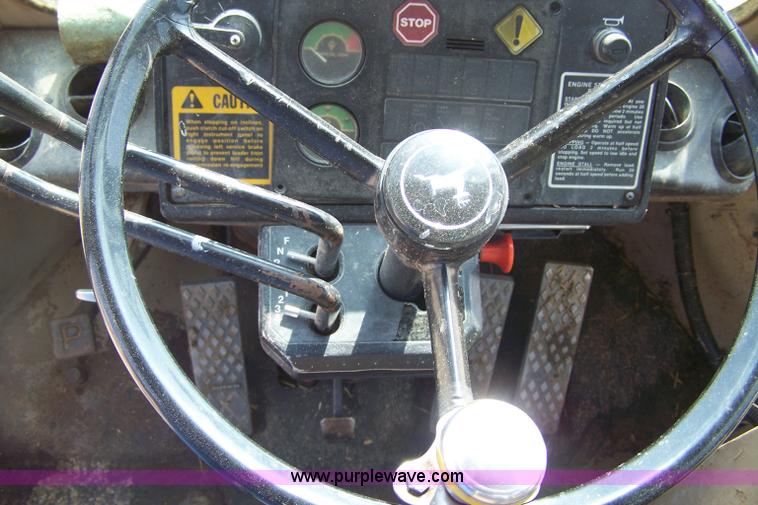 image for item 7464 1990 John Deere 624E wheel loader