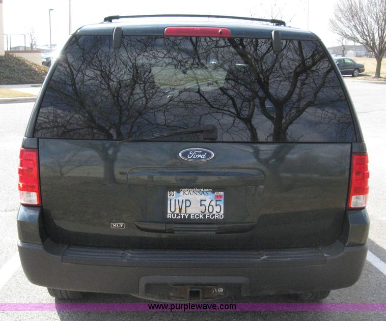 image for item 8014 2004 Ford Expedition XLT SUV