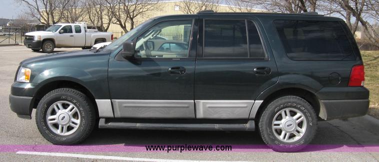 image for item 8014 2004 Ford Expedition XLT SUV
