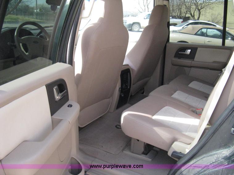 image for item 8014 2004 Ford Expedition XLT SUV
